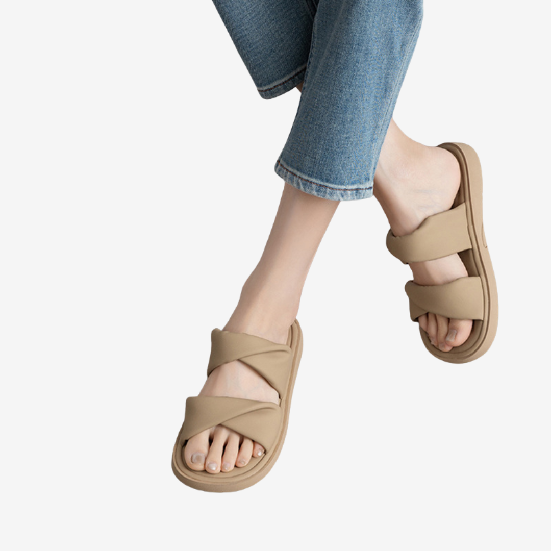 Adélaïde™ Leather Flat Sandals