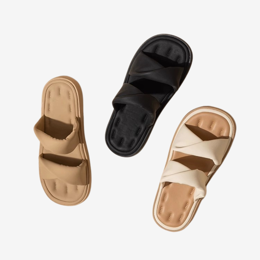 Adélaïde™ Leather Flat Sandals