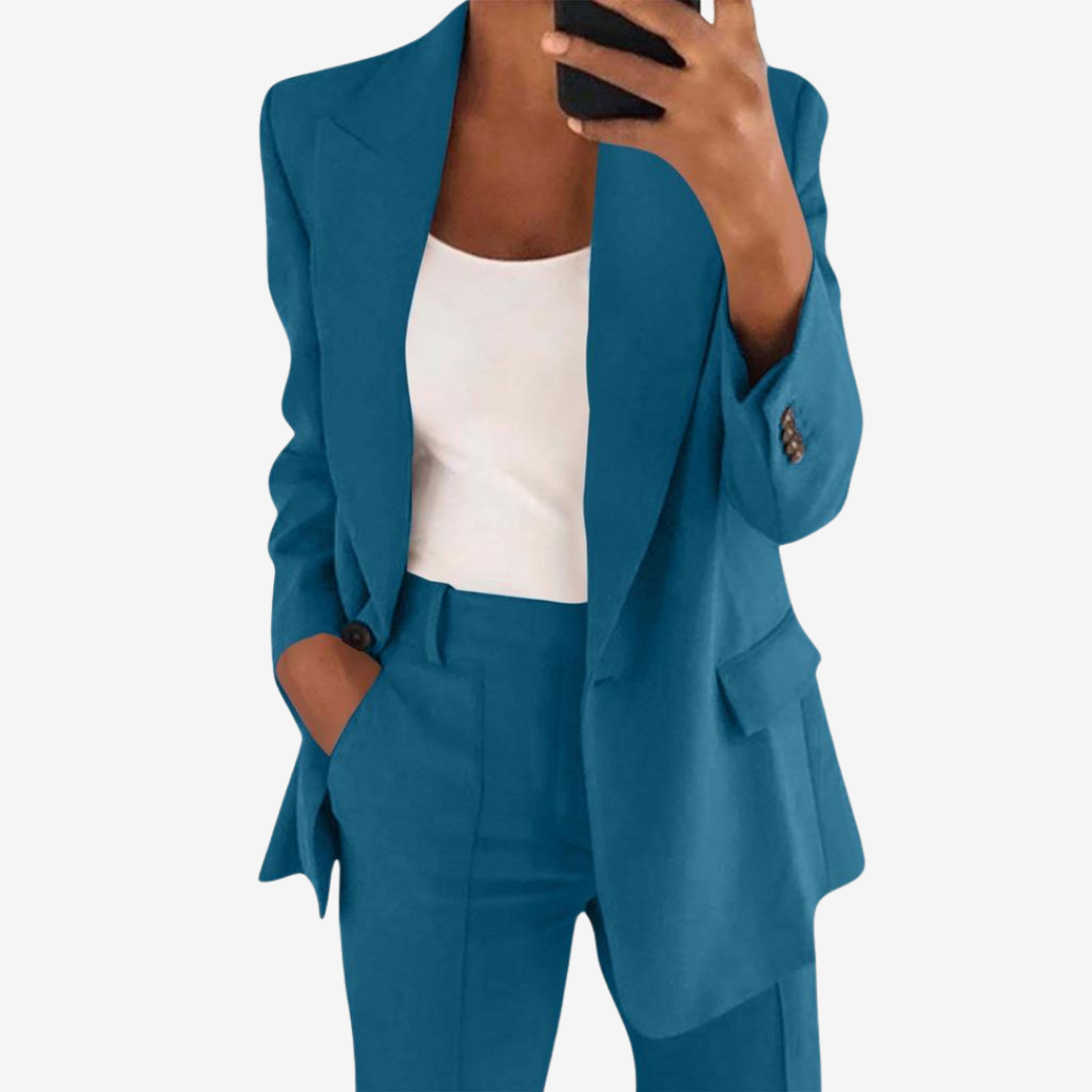 Léonora™ Two-Piece Set