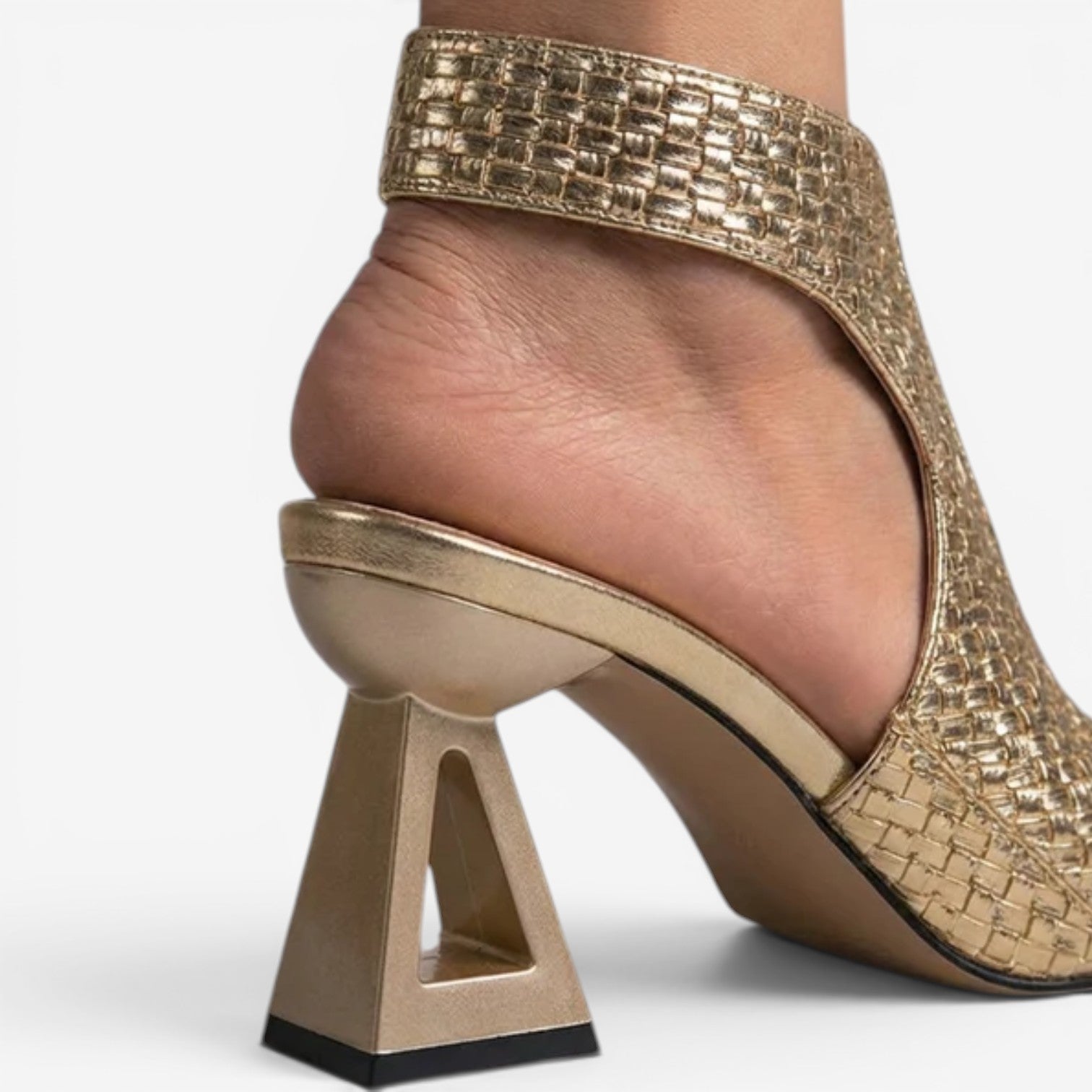 Victoria™ Geometric heel sandals
