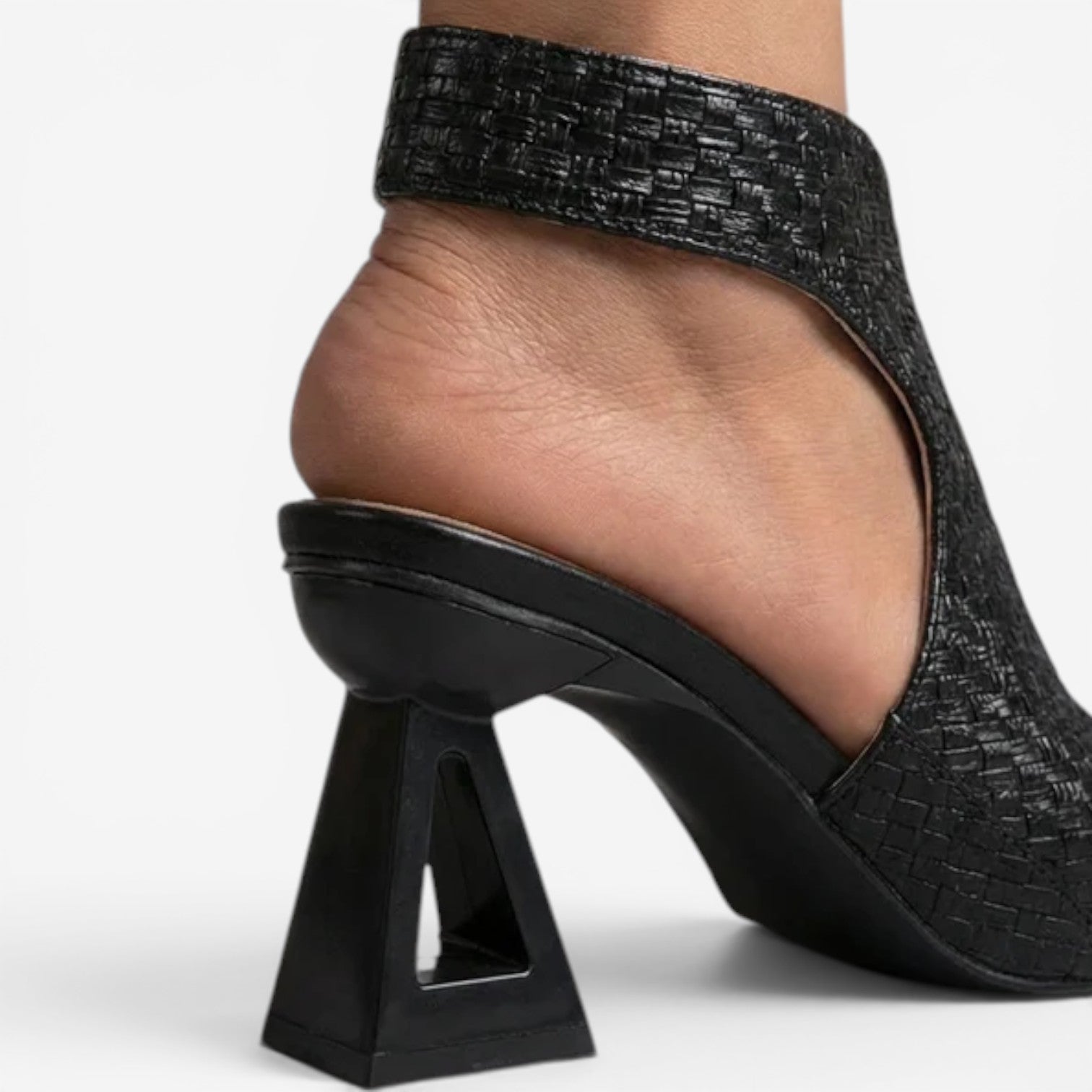 Victoria™ Geometric heel sandals