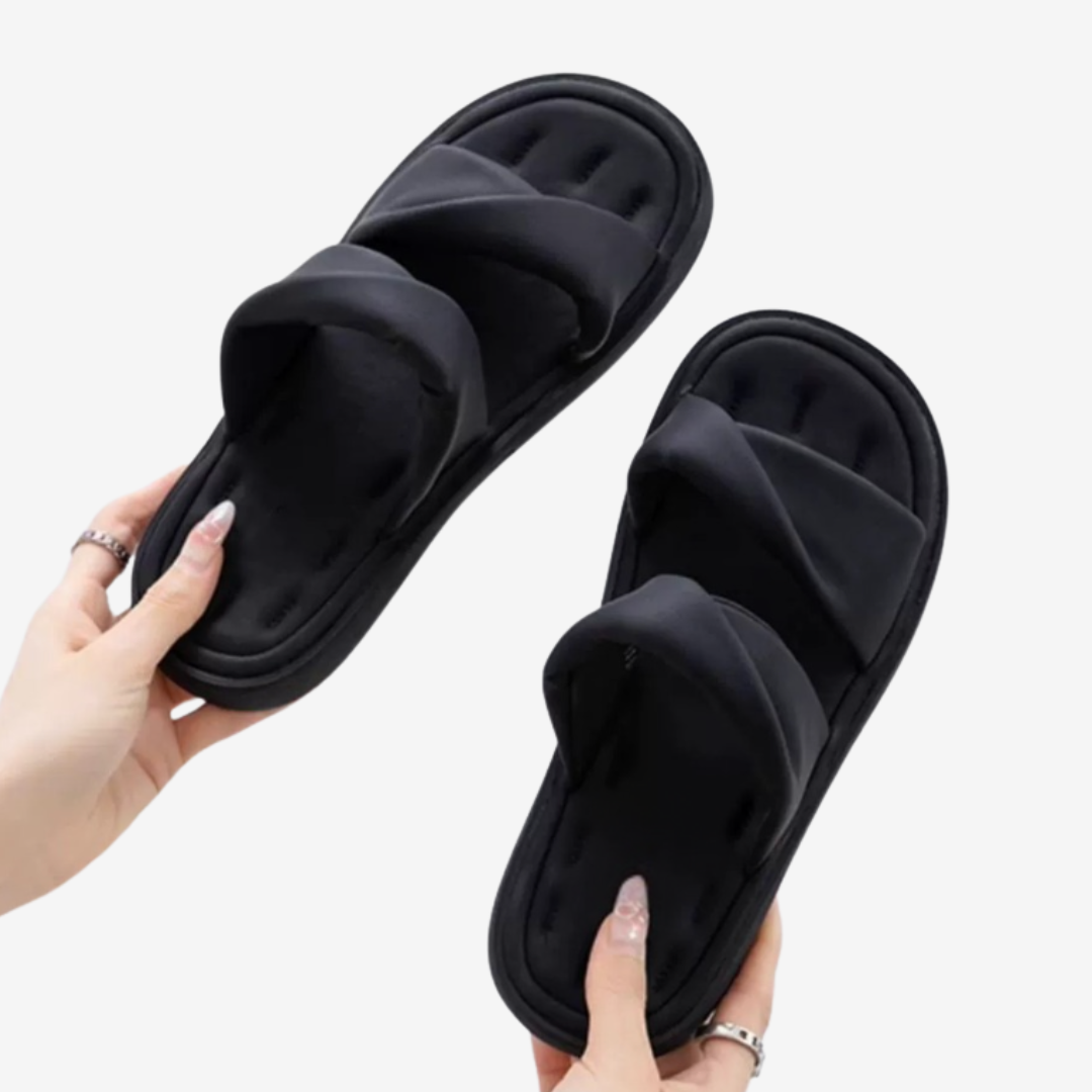 Adélaïde™ Leather Flat Sandals